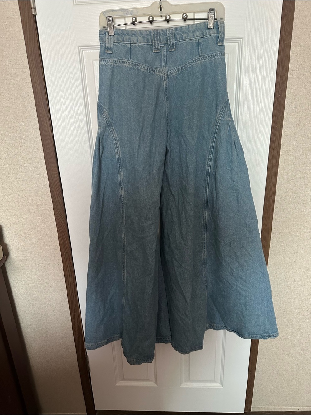 We The Free Light Blue Wide-Leg Pleated Flare Jeans - Picture 8 of 12
